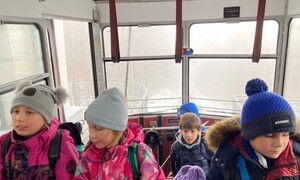 Zdjęcie przedstawia uczniów klasy 3 SPMS podczas wycieczki do Krynicy-Zdrój