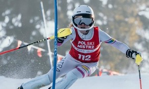 Zdjęcie przedstawia zawodniczki ZSMS Zakopane podczas Zawodów Młodzieżowego Pucharu Polski - Polski Mistrz w slalomie