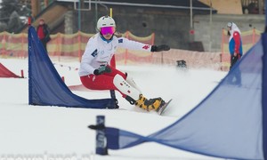 Zdjęcie przedstawia snowbordzistów ZSMS Zakopane podczas zawodów Pucharu Polski