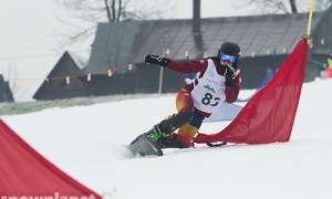 Zdjęcie przedstawia snowbordzistów ZSMS Zakopane podczas zawodów Pucharu Polski