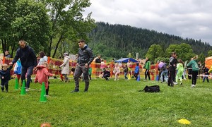 Zdjęcie przedstawia obchody Dnia Dziecka zorganizowane przez Urząd Miasta Zakopane