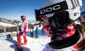 Zdjęcie przedstawia zawodników snowboardu podczas finału Pucharu Polski w snowboardzie
