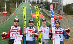 Zdjęcie przedstawia uczniów i absolwnetów SMS Zakopane podczas Mistrzostw Polski Seniorów w skokach narciarskich i kombinacji norweskiej