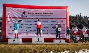 Zdjęcie przedstawia ceremonię medalową podczas Mistrzostw Polski Młodzików i Młodzików Mł. w Dusznikach-Zdroju