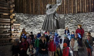 Zdjęcie przedstawia uczniów SPMS podczas wycieczki do Kopalni Soli w Wieliczce