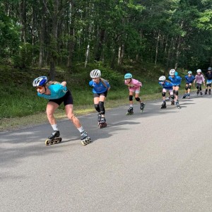 Zdjęcie przedstawia uczestników obozu sportowego UKS przy SMS Zakopane w Jarosławcu