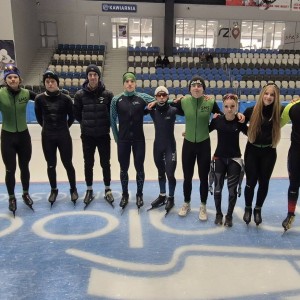 Zdjęcie przedstawia zawodników SMS Zakopane podczas wakacyjnego zgrupowania sportowego w Tomaszowie Mazowieckim