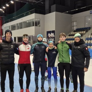 Zdjęcie przedstawia zawodników SMS Zakopane podczas wakacyjnego zgrupowania sportowego w Tomaszowie Mazowieckim