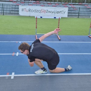Zdjęcie przedstawia zawodników SMS Zakopane podczas wakacyjnego zgrupowania sportowego w Tomaszowie Mazowieckim